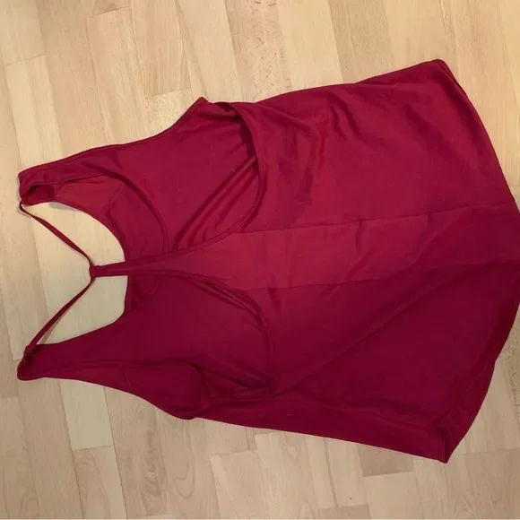 Nike Red Dri Fit Racer Back Workout Top - Picture 3 of 4